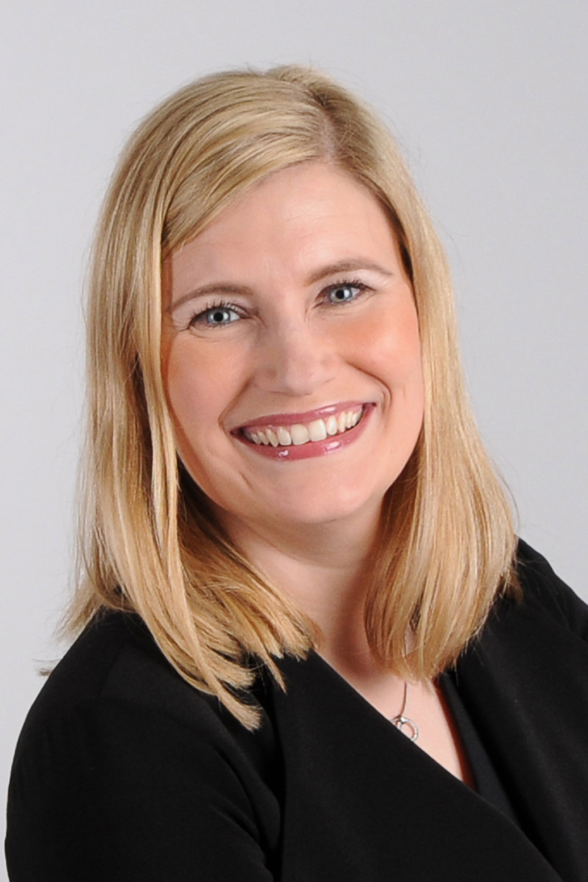 Hallo, ich bin Rechtsanwältin Kerstin Steppling, Fachanwältin für Familienrecht. Ich vertrete Sie auch im Verkehrsrecht, Arbeitsrecht und Arzthaftungsrecht. Hallo, ich bin Rechtsanwältin Kerstin Steppling, Fachanwältin für Familienrecht. Ich vertrete Sie auch im Verkehrsrecht, Arbeitsrecht und Arzthaftungsrecht.